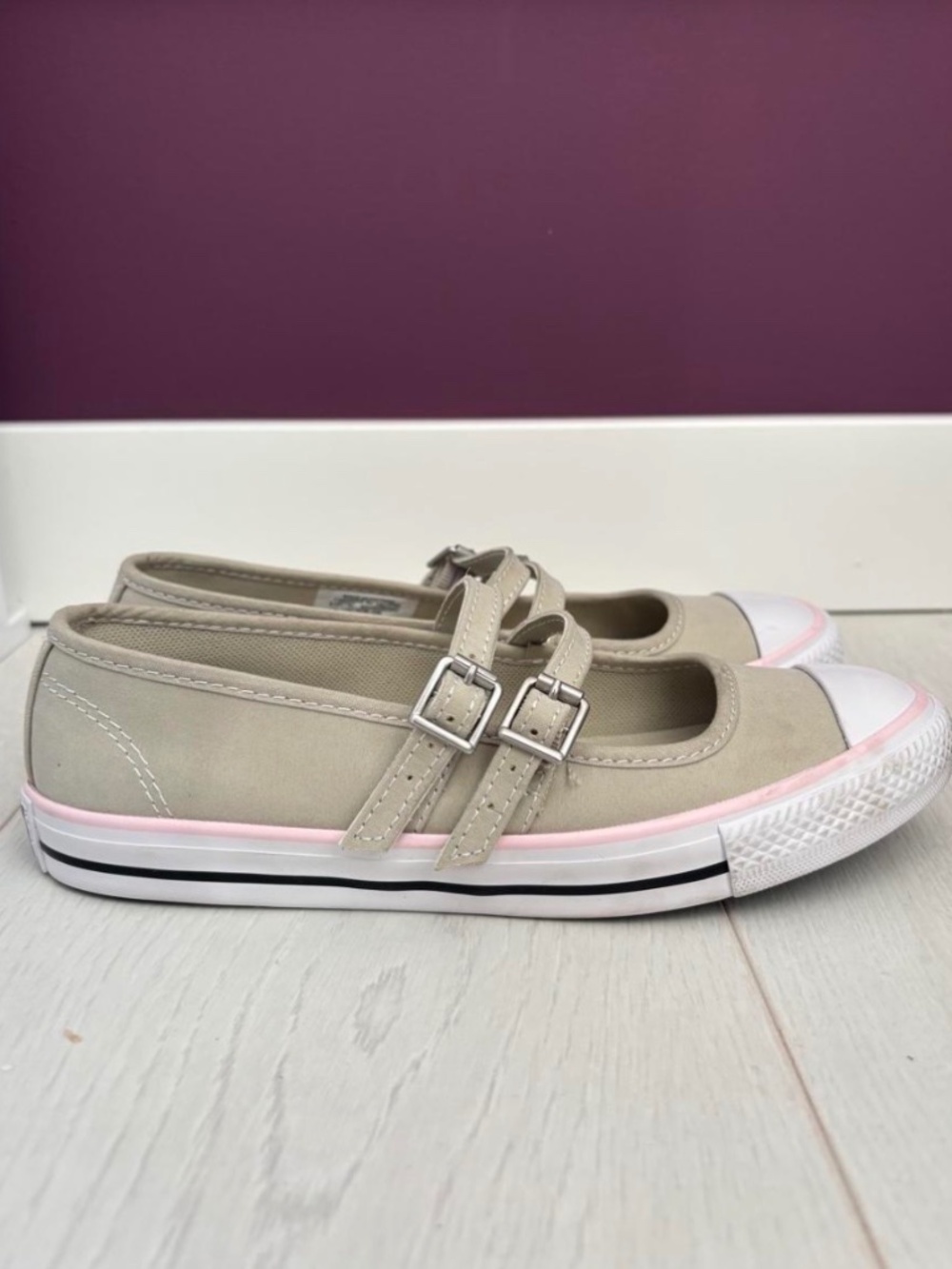 converse mary jane sneakers